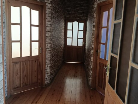 6 otaqlı həyət evi/bağ evi - Sumqayıt - 160 m²