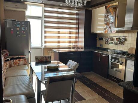 4 otaqlı yeni tikili - Elmlər Akademiyası m. - 212 m²