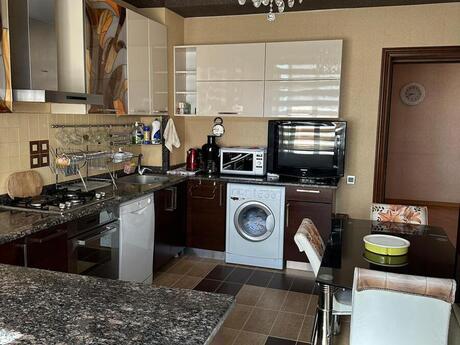 4 otaqlı yeni tikili - Elmlər Akademiyası m. - 212 m²