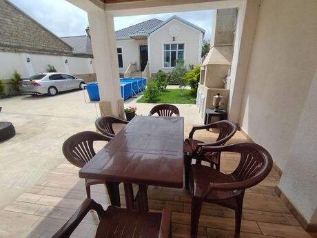 4 otaqlı həyət evi/bağ evi - Mərdəkan q. - 200 m²
