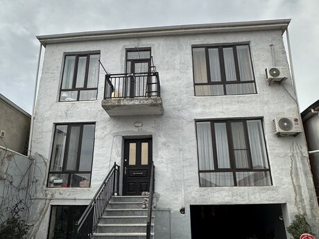 4 otaqlı həyət evi/bağ evi - Sabunçu q. - 300 m²