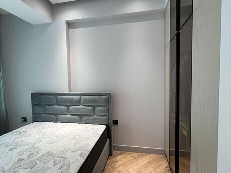 2-комн. новостройка - м. Элмляр Академиясы - 55 м²