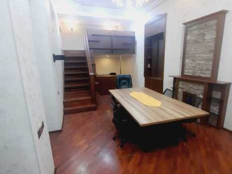 2 otaqlı köhnə tikili - Sahil m. - 54 m²