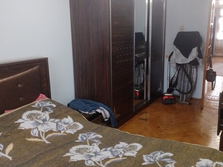 3 otaqlı köhnə tikili - Neftçilər m. - 70 m²