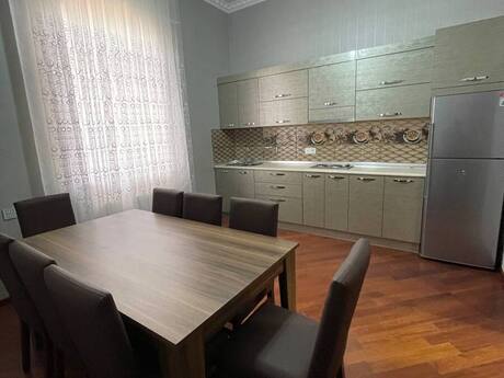 5 otaqlı həyət evi/bağ evi - Mərdəkan q. - 470 m²