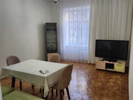 3 otaqlı köhnə tikili - 28 May m. - 100 m²
