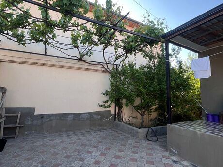 3 otaqlı həyət evi/bağ evi - Novxanı q. - 100 m²