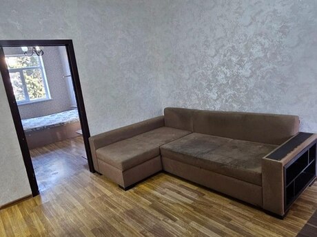 2 otaqlı köhnə tikili - Memar Əcəmi m. - 50 m²