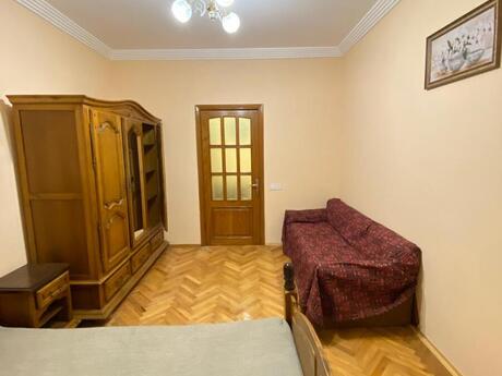 2 otaqlı köhnə tikili - Şah İsmayıl Xətai m. - 40 m²
