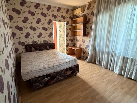 3 otaqlı köhnə tikili - 20 Yanvar m. - 135 m²