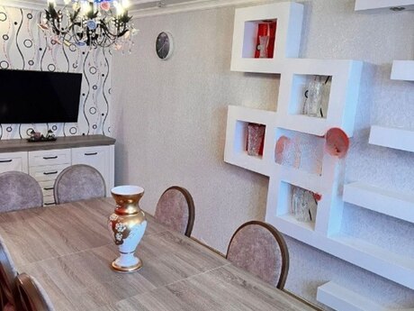 5 otaqlı köhnə tikili - Yeni Günəşli q. - 125 m²
