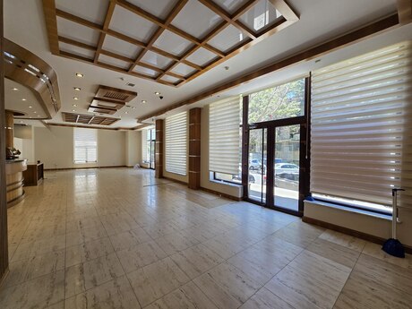 Obyekt - 28 May m. - 220 m²