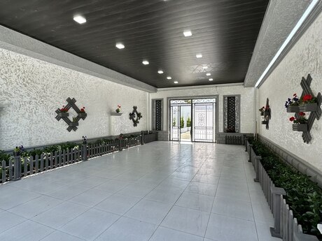 5 otaqlı həyət evi/bağ evi - Mərdəkan q. - 220 m²