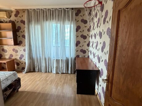 3 otaqlı köhnə tikili - 20 Yanvar m. - 140 m²
