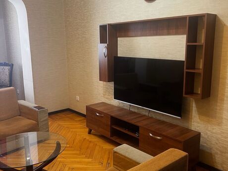 2 otaqlı köhnə tikili - 28 May m. - 55 m²