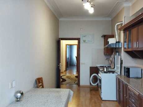 3 otaqlı yeni tikili - 8 Noyabr m. - 150 m²