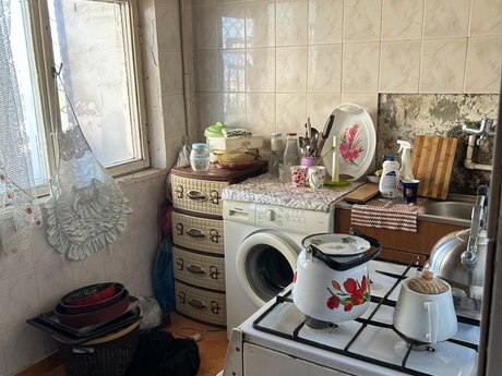 3 otaqlı köhnə tikili - Azadlıq Prospekti m. - 85 m²