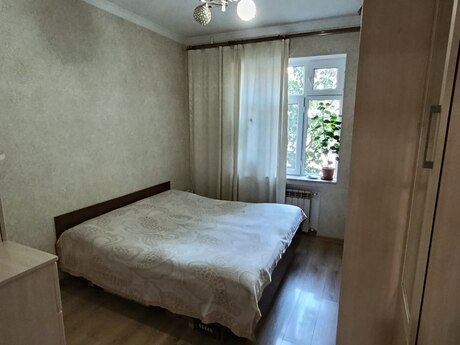 2 otaqlı köhnə tikili - Həzi Aslanov q. - 65 m²