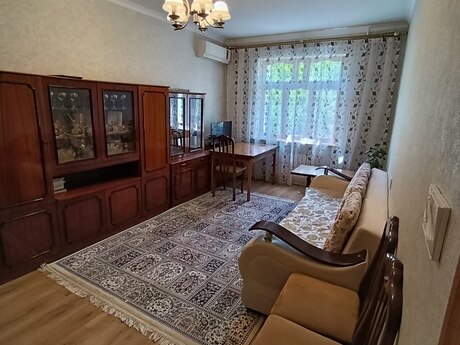 2 otaqlı köhnə tikili - Həzi Aslanov q. - 65 m²