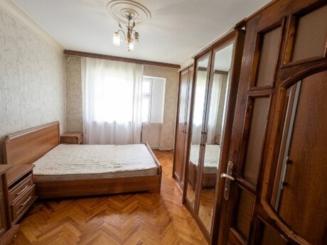 3 otaqlı köhnə tikili - Yeni Günəşli q. - 85 m²