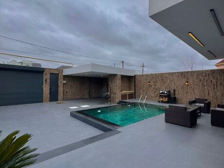 4 otaqlı həyət evi/bağ evi - Mərdəkan q. - 200 m²