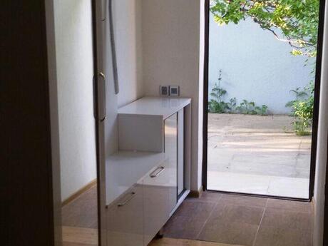 5 otaqlı həyət evi/bağ evi - Nəsimi m. - 170 m²