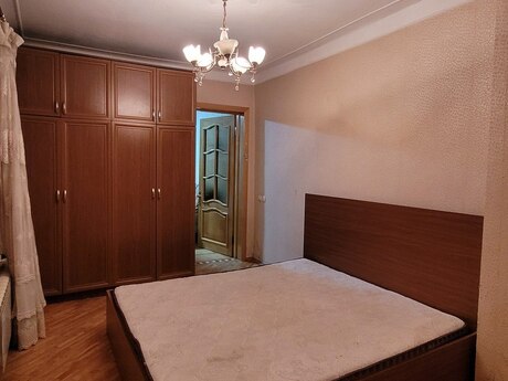 5 otaqlı həyət evi/bağ evi - Azadlıq Prospekti m. - 100 m²