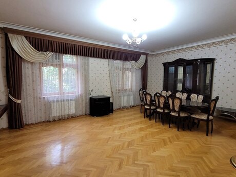 5 otaqlı həyət evi/bağ evi - Azadlıq Prospekti m. - 100 m²