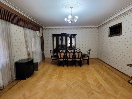 5 otaqlı həyət evi/bağ evi - Azadlıq Prospekti m. - 100 m²