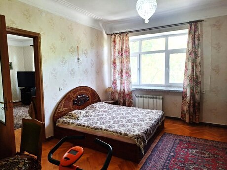 4 otaqlı köhnə tikili - Nəsimi r. - 120 m²
