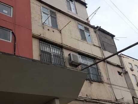 2 otaqlı köhnə tikili - Azadlıq Prospekti m. - 41 m²