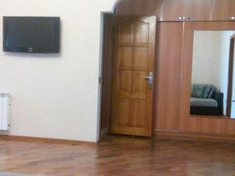 3 otaqlı köhnə tikili - Nəsimi r. - 95 m²
