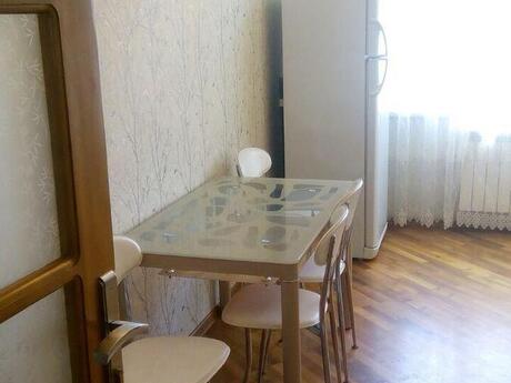 3 otaqlı köhnə tikili - Nəsimi r. - 95 m²