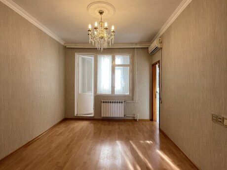 3 otaqlı köhnə tikili - Memar Əcəmi m. - 70 m²