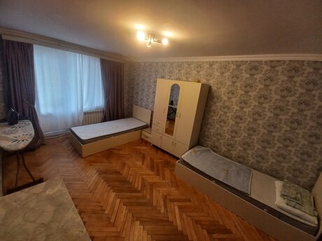 3 otaqlı köhnə tikili - Elmlər Akademiyası m. - 80 m²