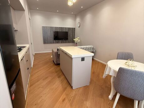 3 otaqlı yeni tikili - İnşaatçılar m. - 76 m²