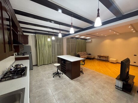 3 otaqlı mənzil, 140 m², 8 Noyabr: 258 000 ₼ 5