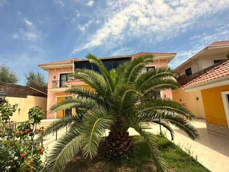 7 otaqlı həyət evi/bağ evi - Şüvəlan q. - 500 m²