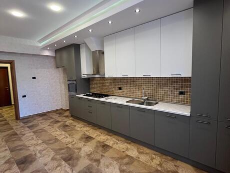 4 otaqlı yeni tikili - 28 May m. - 215 m²