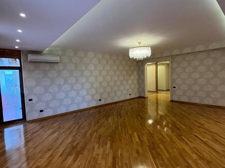 4 otaqlı yeni tikili - 28 May m. - 215 m²