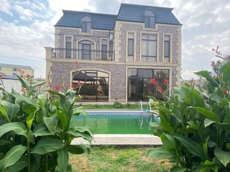 6 otaqlı həyət evi/bağ evi - Görədil q. - 360 m²