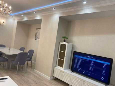3 otaqlı yeni tikili - 8 Noyabr m. - 148 m²