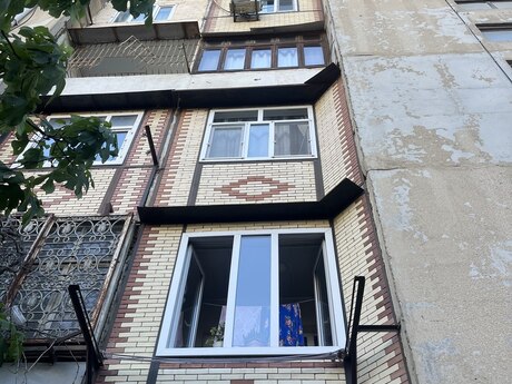 3 otaqlı köhnə tikili - Əhmədli q. - 85 m²
