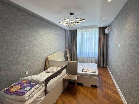 3 otaqlı yeni tikili - İnşaatçılar m. - 140 m²