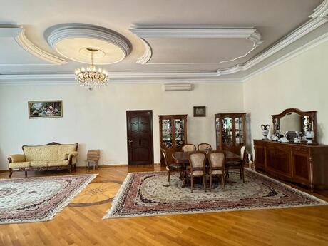 9 otaqlı həyət evi/bağ evi - Nəsimi m. - 600 m²