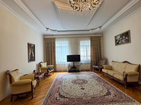 9 otaqlı həyət evi/bağ evi - Nəsimi m. - 600 m²
