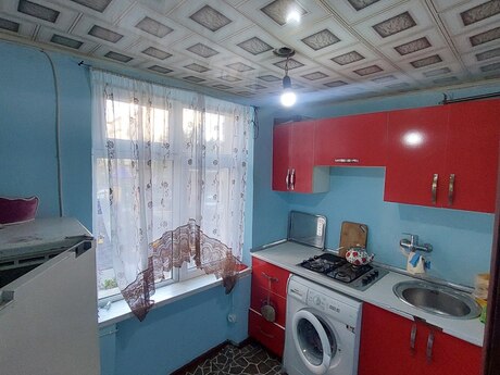 1 otaqlı köhnə tikili - Qara Qarayev m. - 45 m²