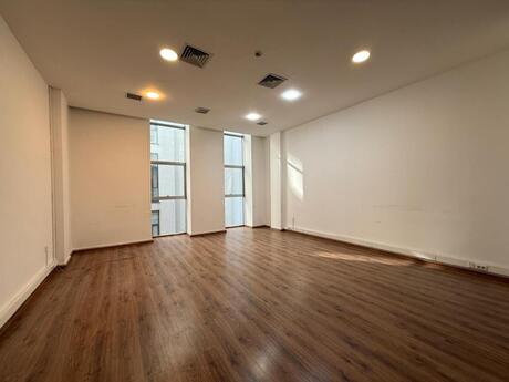 11 otaqlı ofis - Nərimanov r. - 580 m²