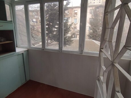 2 otaqlı köhnə tikili - Elmlər Akademiyası m. - 50 m²