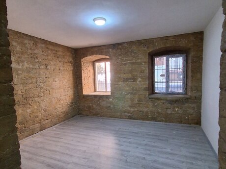 4 otaqlı köhnə tikili - Nizami m. - 115 m²